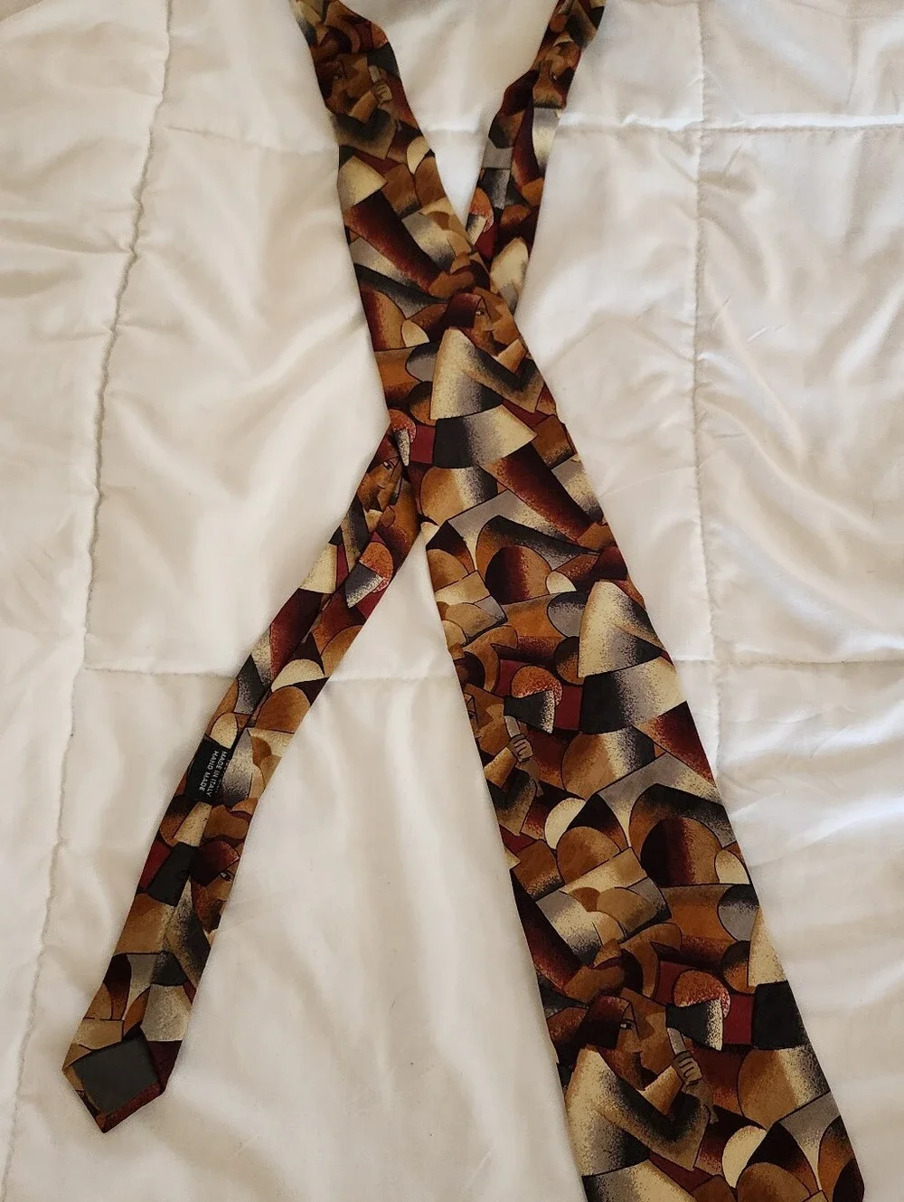 The Museum Company Italian Silk Tie in Burgundy & Gold Geometric